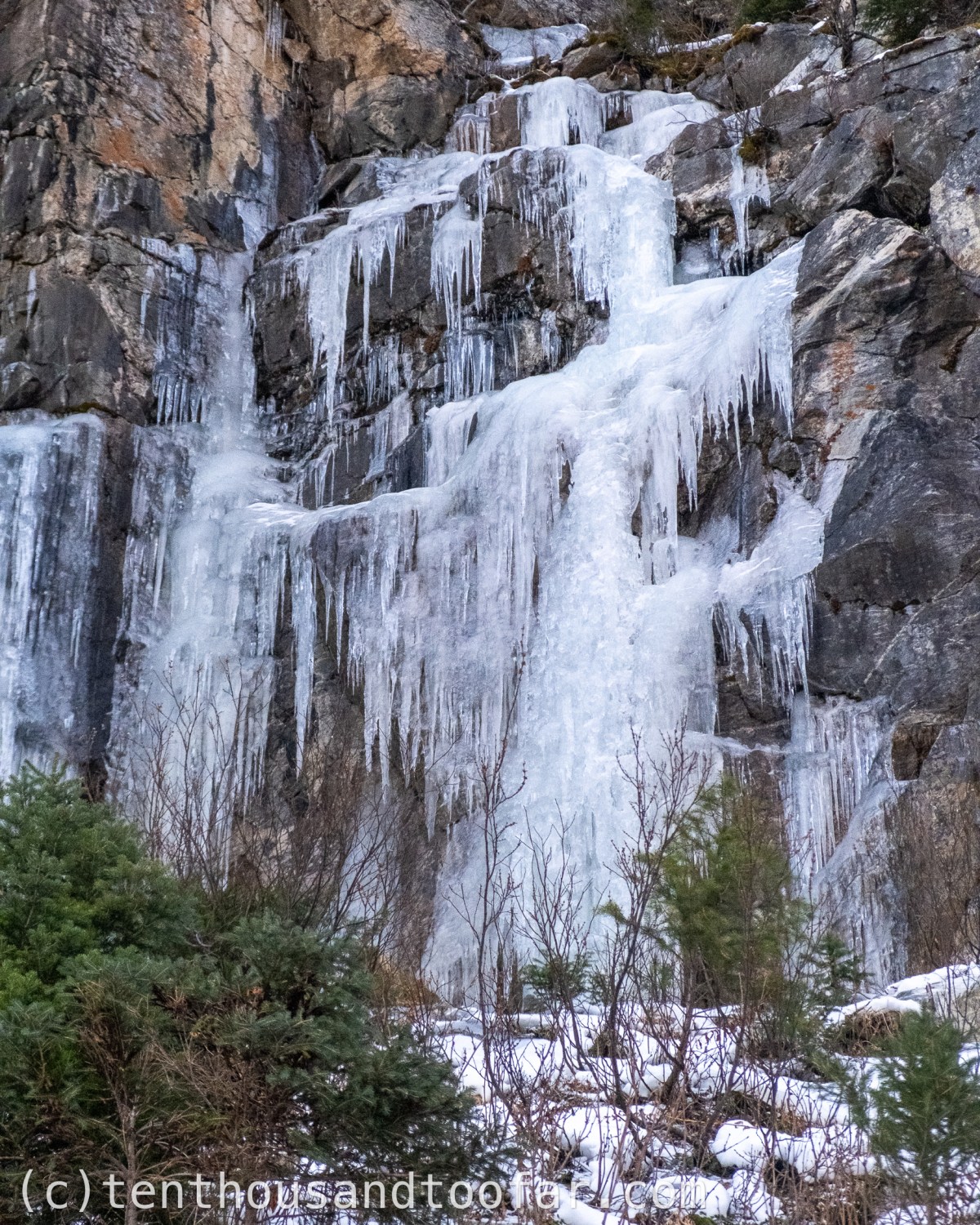 Wet Pillar Laps – Teewinot North Guillies Left (WI4+) – GTNP, WY&nbsp;(11.21.23)