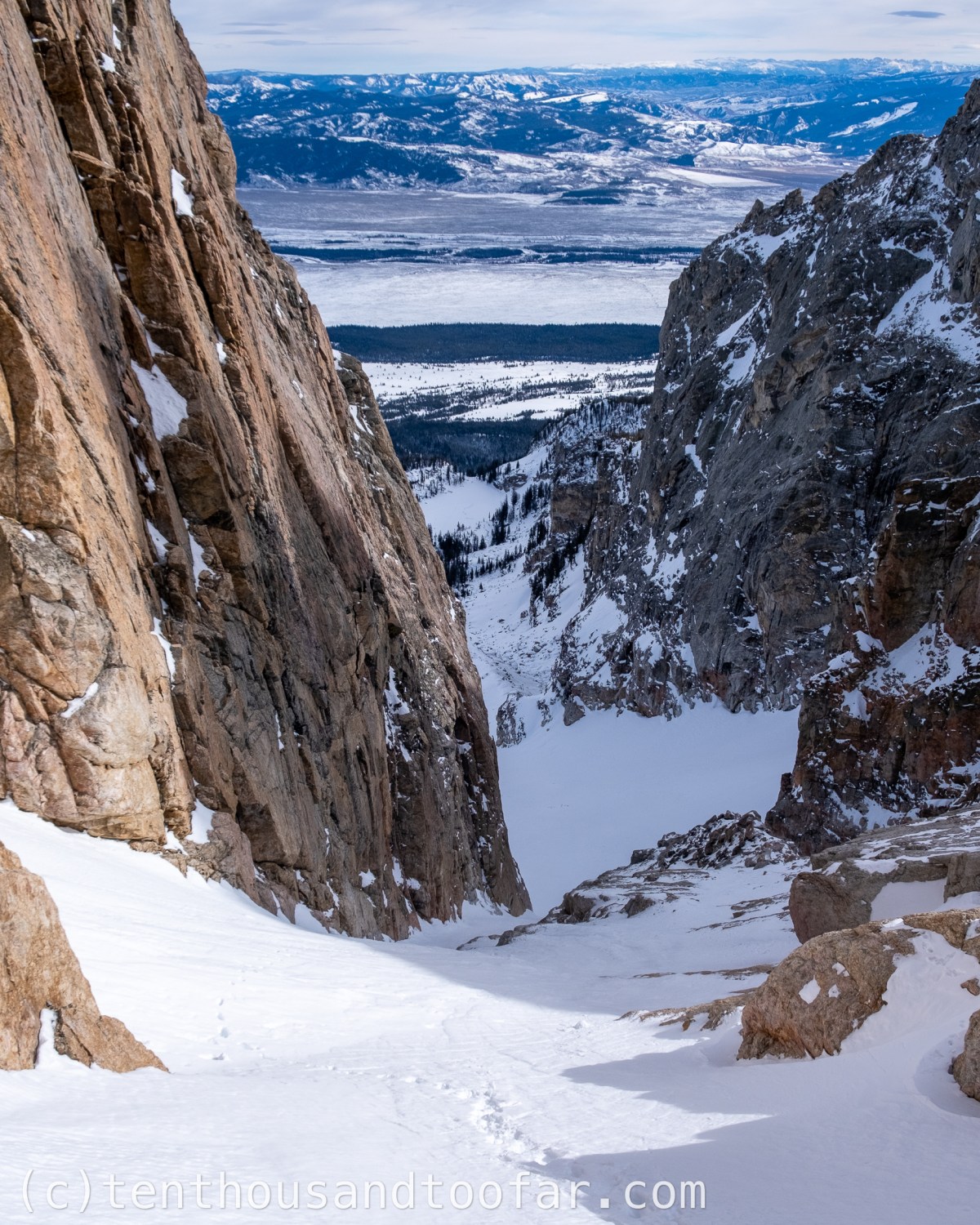 Low Tide Ski Mountaineering – Okie’s Thorn Couloir – GTNP, WY&nbsp;(12.29.23)