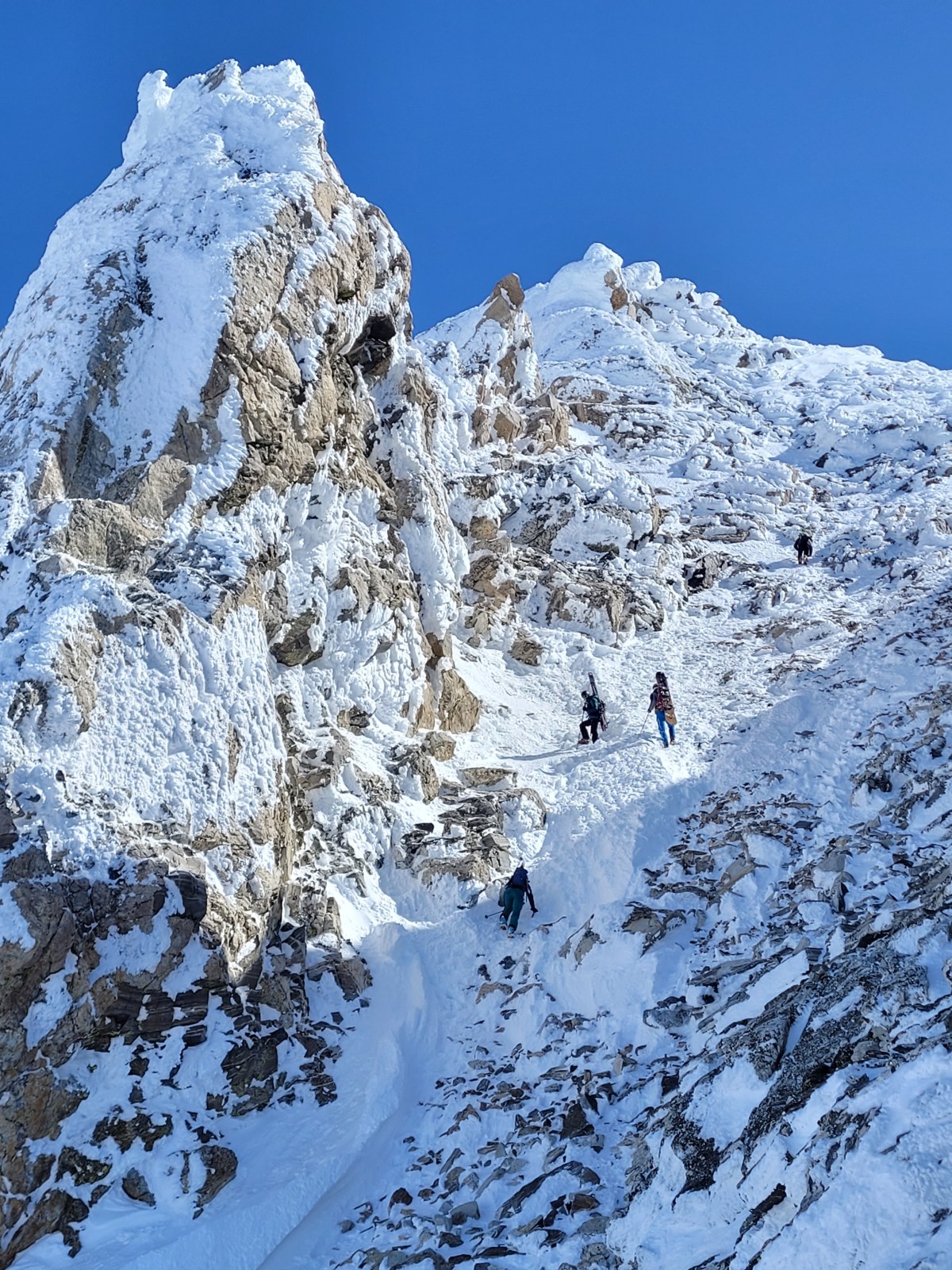 South Teton, The Scenic Way – A Northwest Couloir Ski Descent With Friends – GTNP, WY&nbsp;(03.09.24)