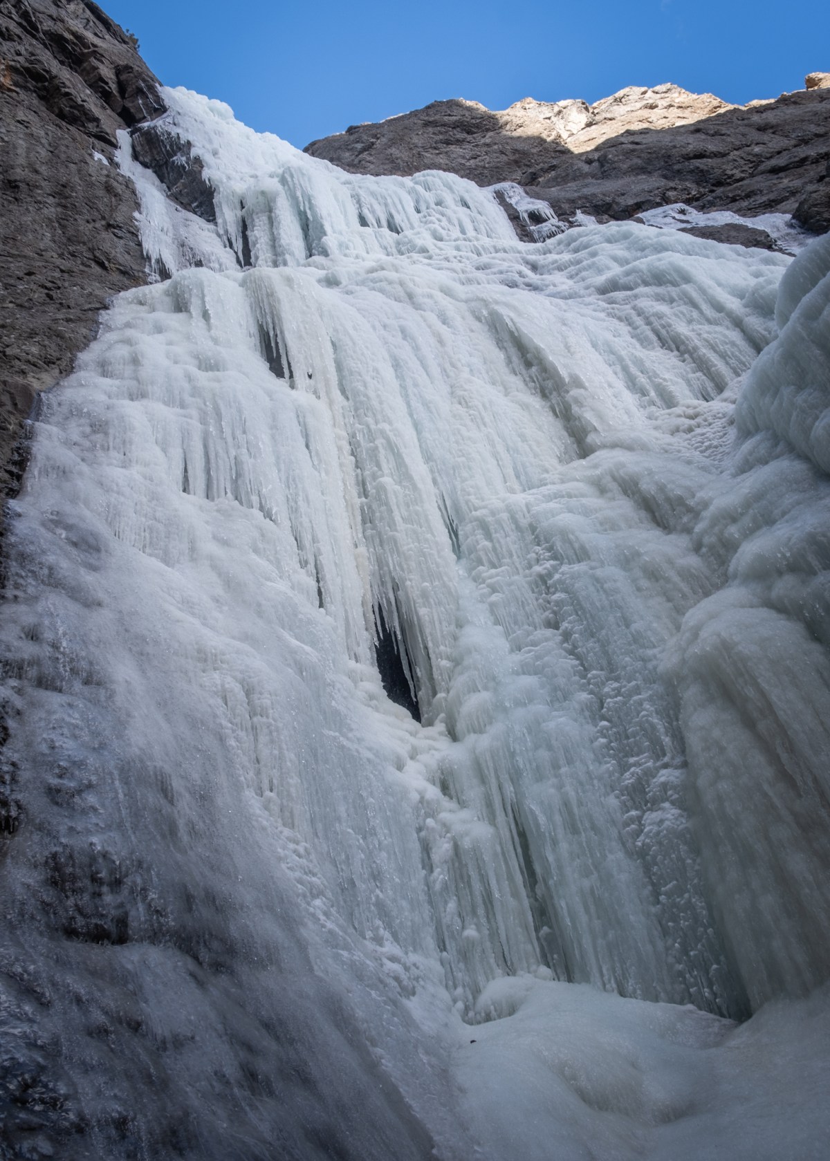 Cody 2026 Part Two: The Main Vein (WI3+, III, 1500′), Moonrise (WI5, II, 500′) and Too Cold To Fire (WI4, II, 300′) – Cody, WY (Jan 27-30,&nbsp;2026)
